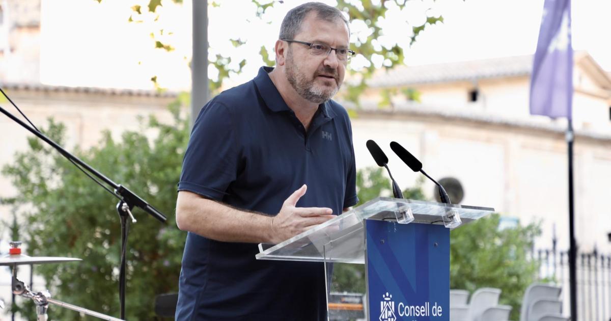 Antoni Llabrés abre la Setmana con un elogio de los quioscos como «protolibrería de infancia»