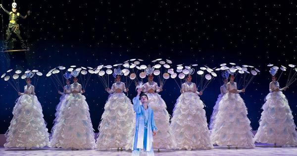 Gran espectáculo del Circo Arobático de China en el Trui Teatre