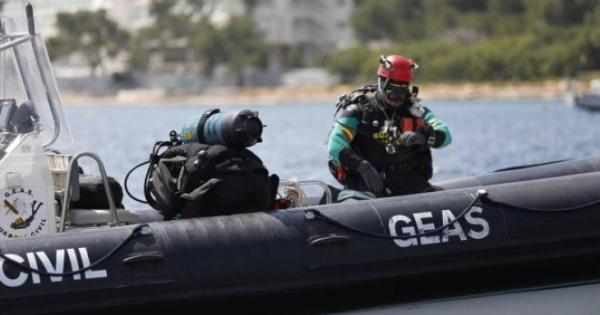 La Guardia Civil recupera restos de un cadáver en aguas del Cap Pinar