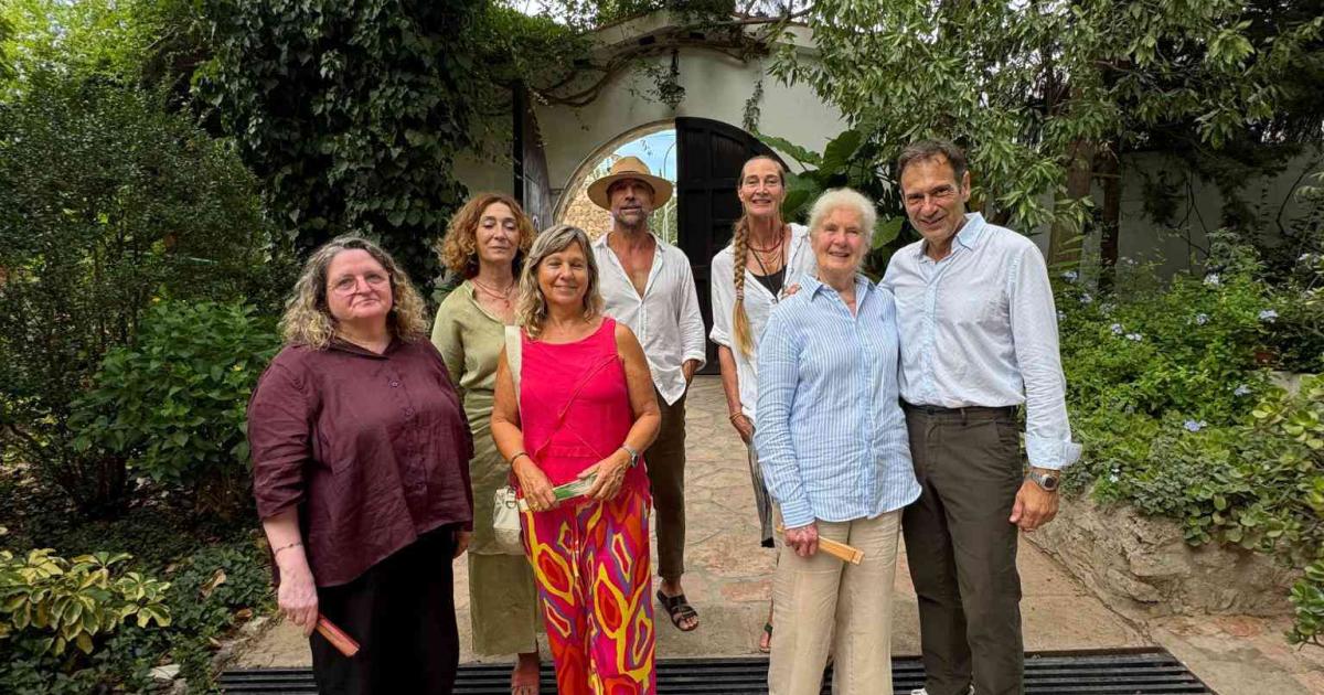 Jeaninne Cook muestra un vergel de arte y color