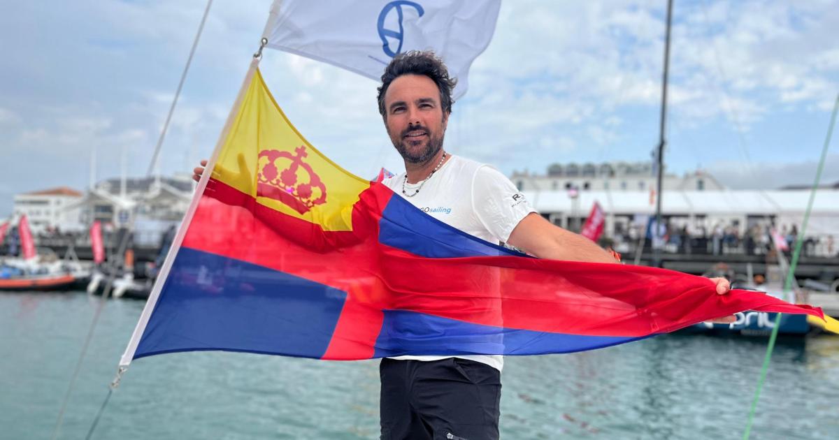 Hugo Ramón toma la salida de la Mini Transat