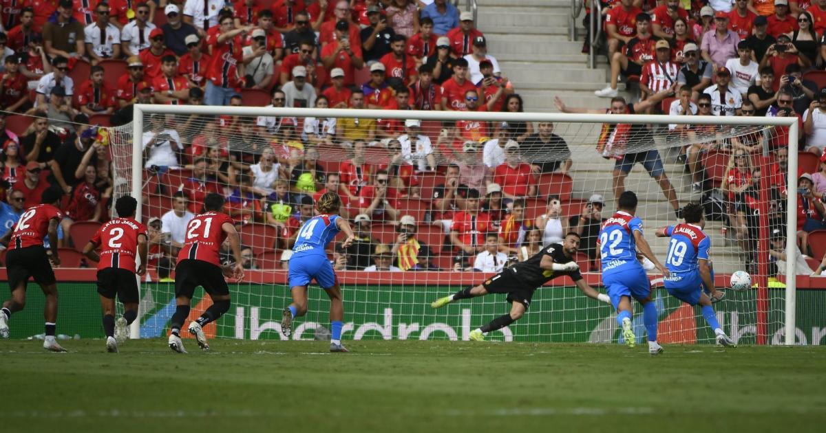 Leo Román: «Ha sido un empate justo, es un punto a valorar»