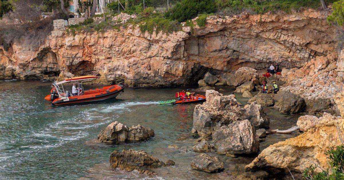 Despliegue de Emergencias en Portals Nous por un precipitado desde varios metros de altura