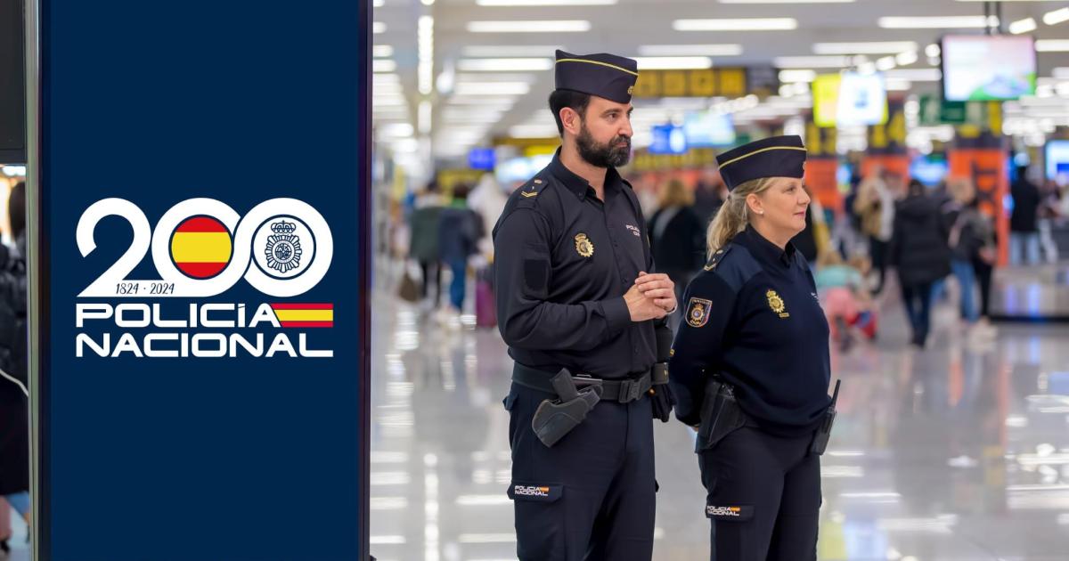 La Policía Nacional detiene a dos trabajadores del aeropuerto de Palma por robar 7.000 dólares y 4.500 euros