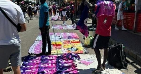 Cort se compromete a destinar más policías a Playa de Palma para luchar contra la venta ambulante ilegal