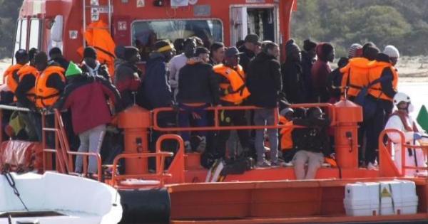 PP y Vox votan a favor de devolver a sus países de origen a los menores migrantes