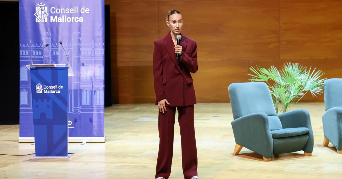 Virginia Torrecilla comparte su historia de superación personal en el ciclo iniciado por el Consell