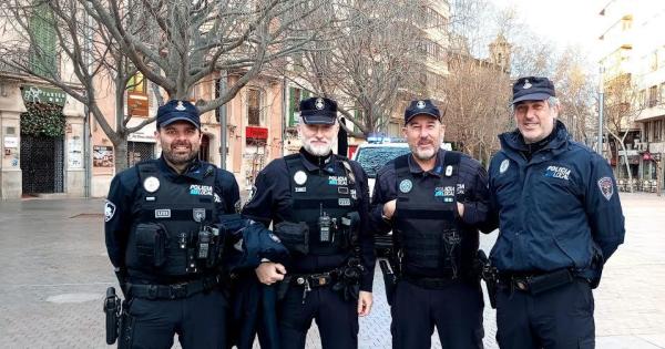 Un libro sobre la Unidad de Intervención Inmediata l Paseo por la Nit de l’Art