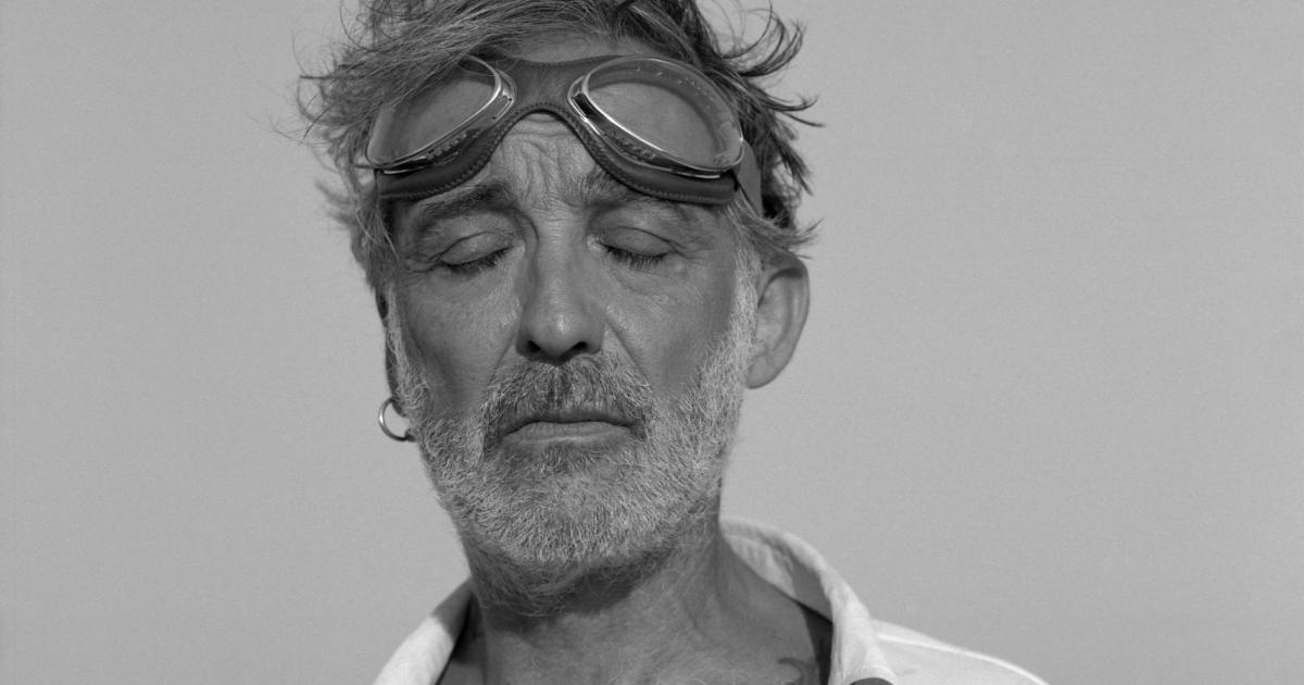 Alberto García-Alix, fotógrafo: «En el retrato hay un deseo de desnudar el alma; el selfi es hedonismo banal»