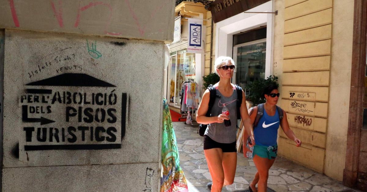 Un informe municipal explora la viabilidad de decrecer en alquiler turístico en Palma