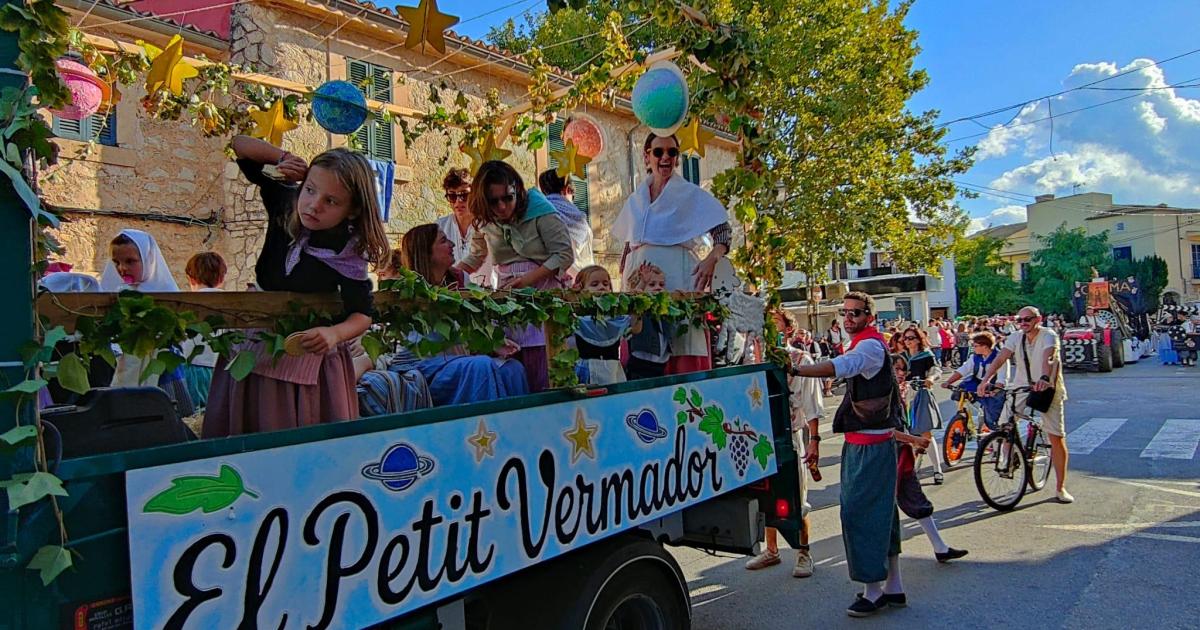 Binissalem disfruta del desfile de carrozas más participativo
