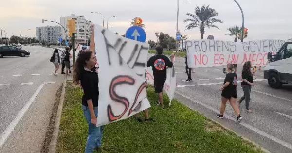 Alta tensión en el Paseo Marítimo de Palma por la huelga de socorristas