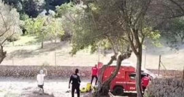 Incidente de Rescate: Sobrevivientes Rescatados a Salvo Gracias a los Esfuerzos Dedicados de Helicóptero y Equipos de Rescate 🚁