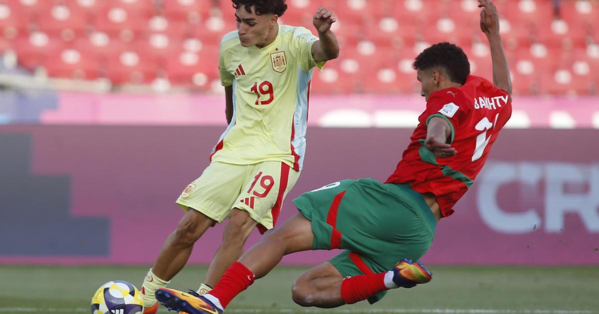 El debut de Jan Virgili en el Mundial sub'20': un posible penalti a favor y un gol anulado en media parte