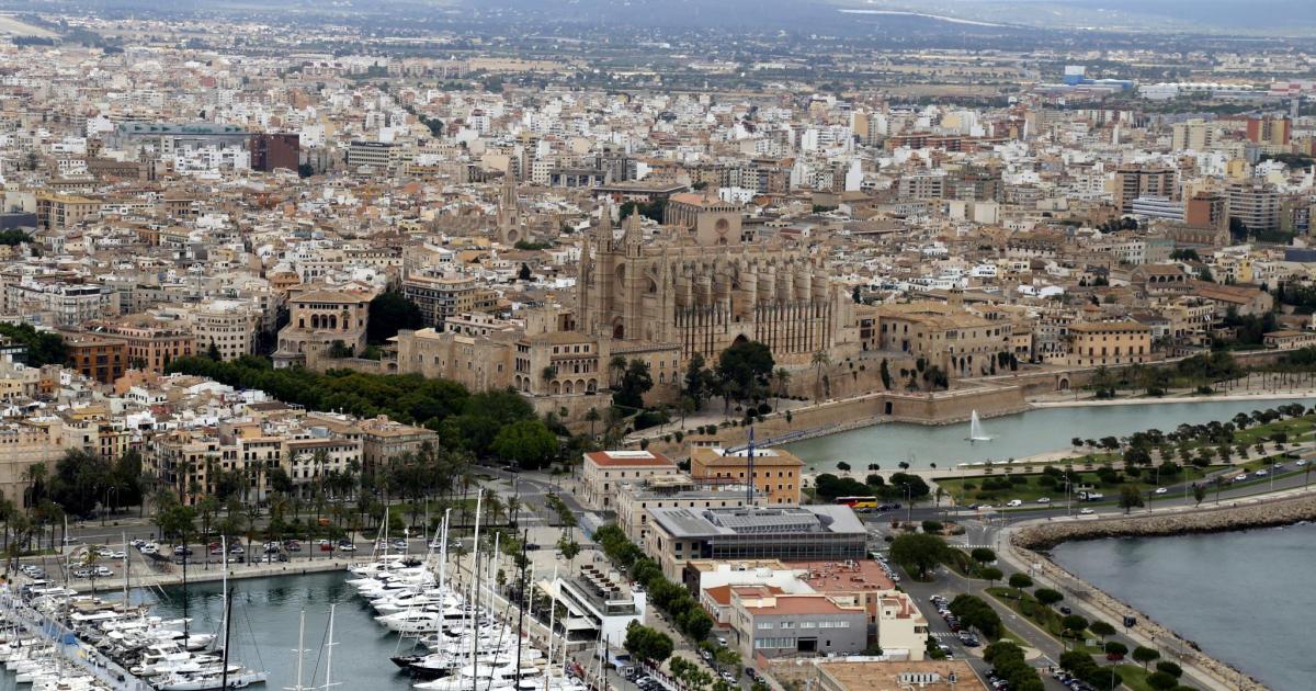 Baleares encabeza la subida de la vivienda en septiembre y es la que requiere más años de salario íntegro