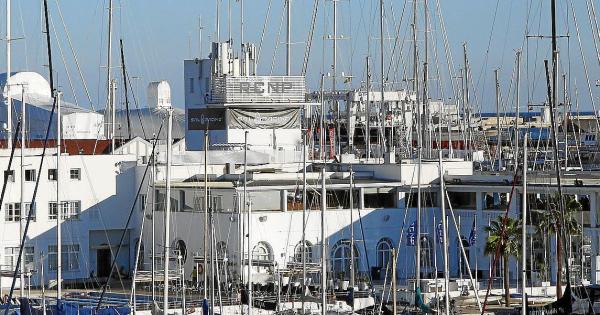 Los clubes náuticos acuden al Parlament con motivo del debate sobre la Ley de Puertos