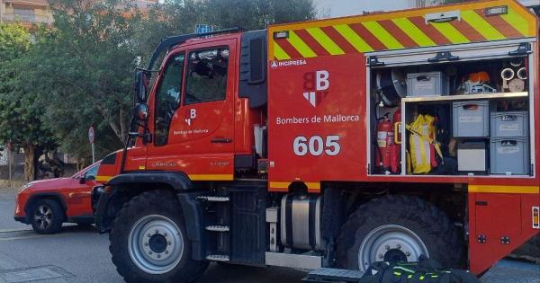 Rescatan a una persona que había quedado atrapada dentro de su vehículo por una inundación en Felanitx