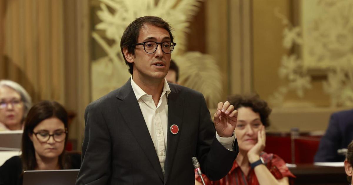 Prohens utiliza las pulseras antimaltrato para responder al PSIB sobre turismo