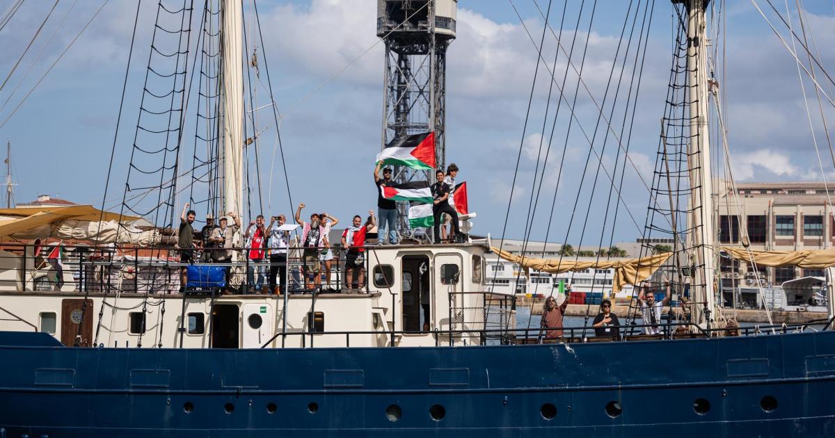 La flotilla entra en zona de riesgo y alerta de la intimidación de «barcos no identificados con las luces apagadas»