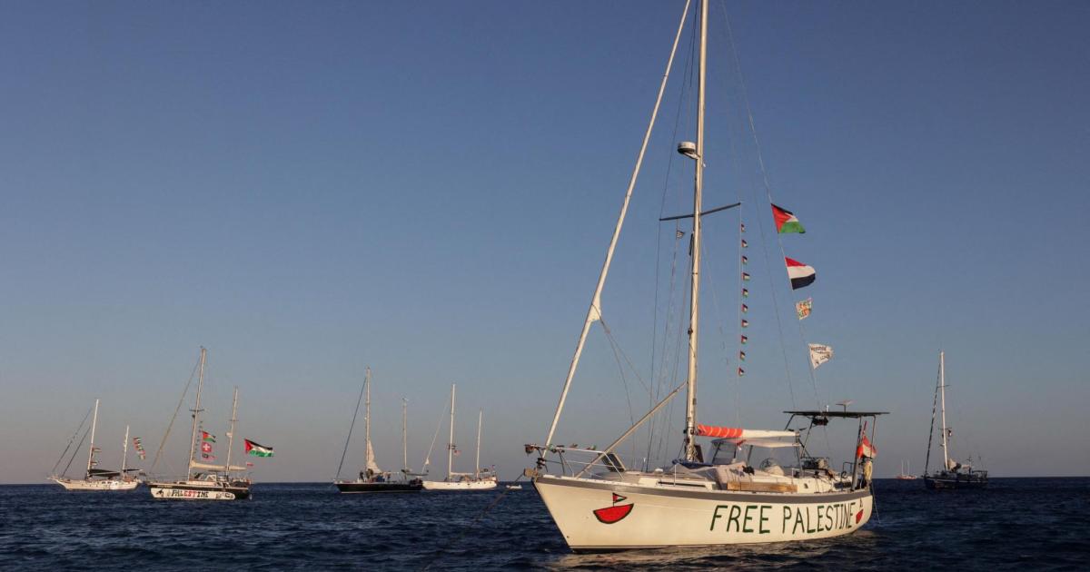 Un barco de la flotilla está a menos de una hora de las costas de Gaza