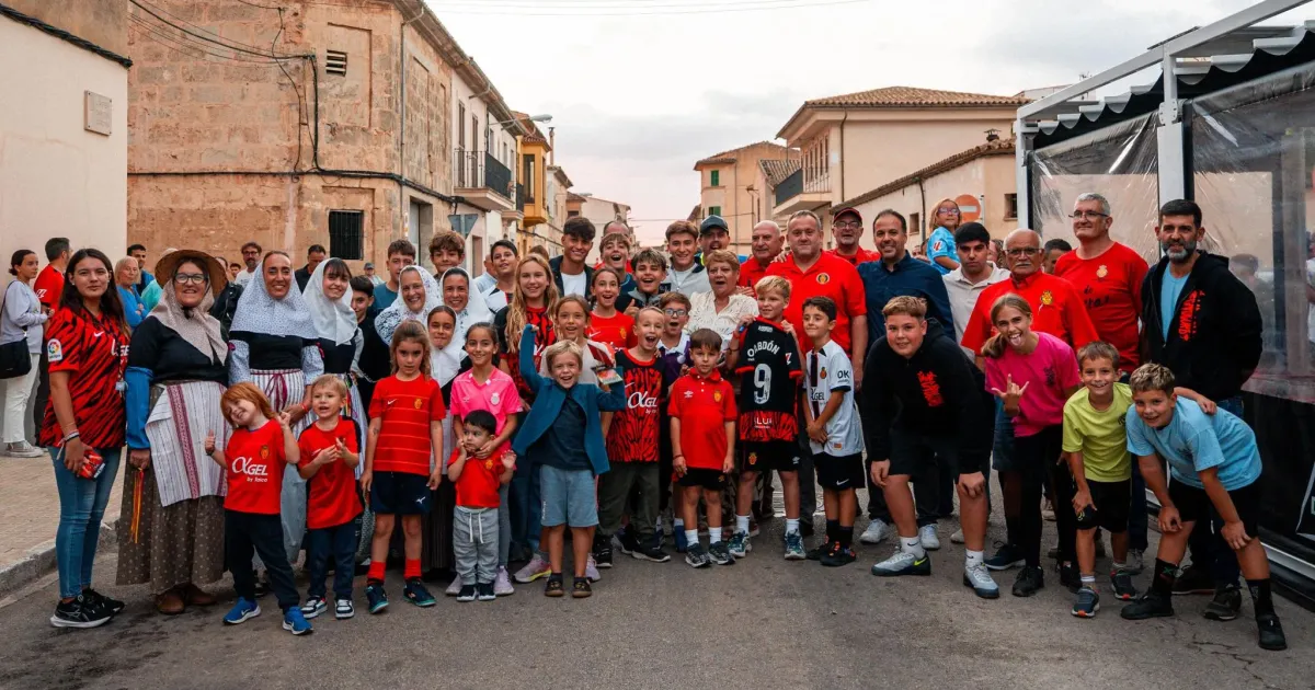 A Night of Pulsating Hearts in El Lucamyor: The Special Dinner of Penya Miquel Contestí