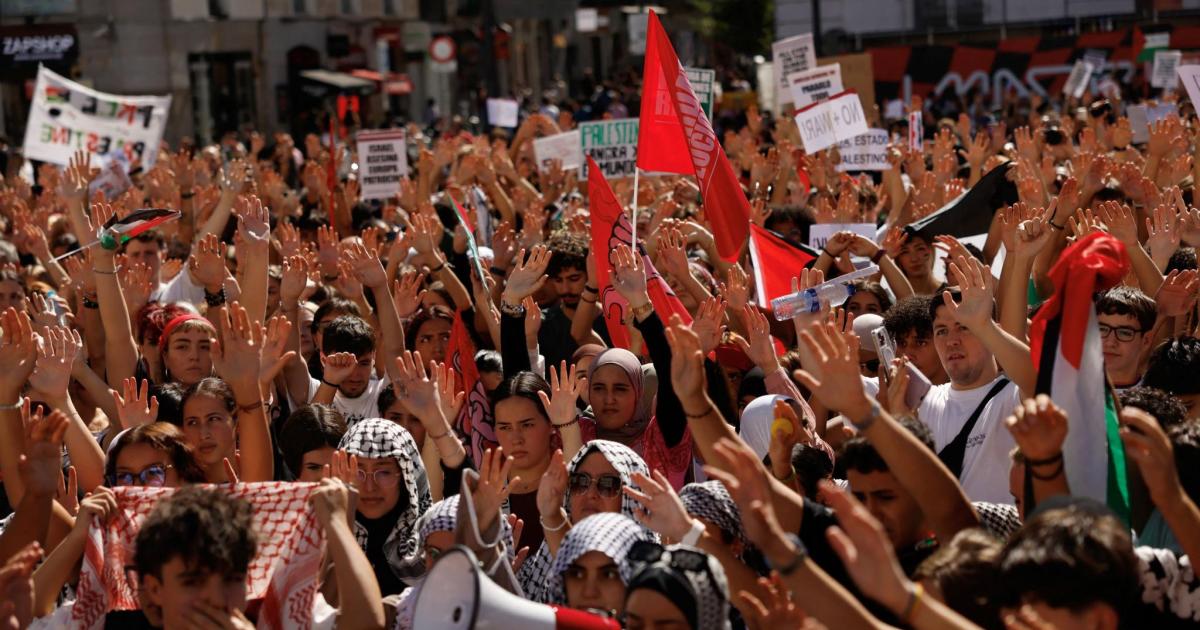 Miles de estudiantes salen a las calles contra «el genocidio» y por la libertad de la flotilla