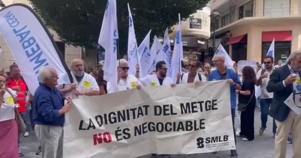 Los médicos piden en Palma la dimisión de la ministra en una jornada de consultas vacías
