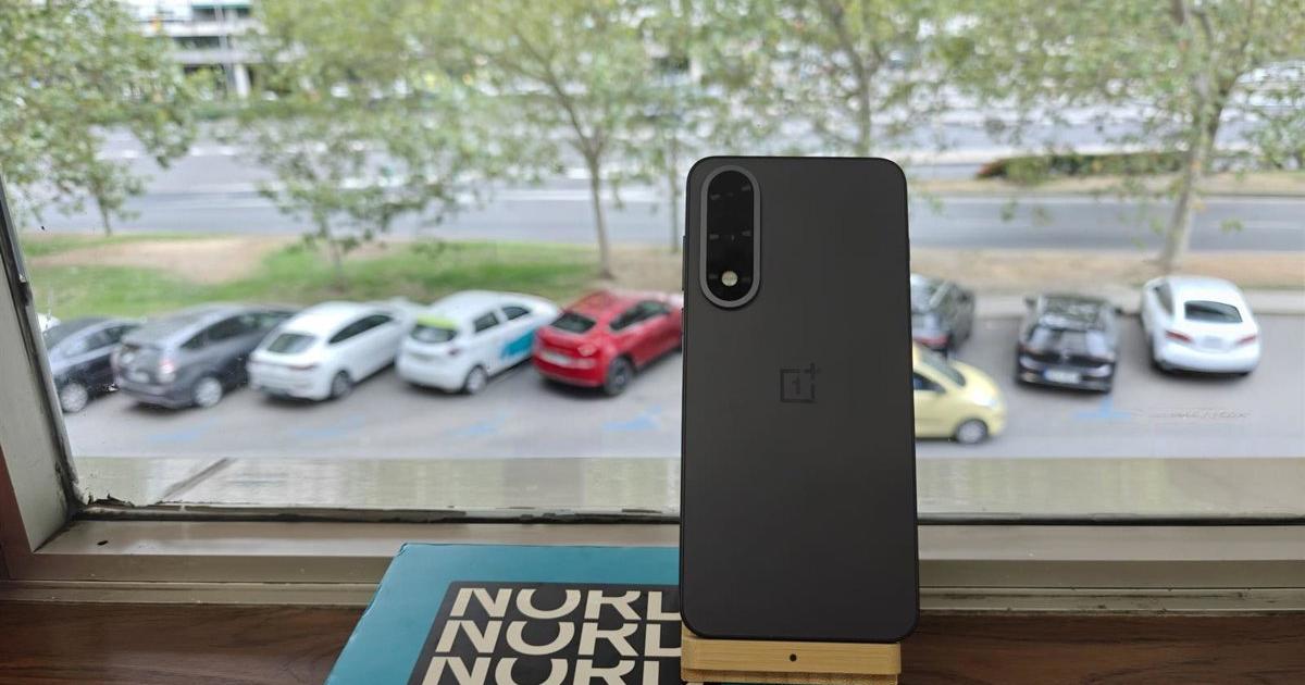 Probamos OnePlus Nord 5, una opción muy atractiva de la gama media que destaca por su rendimiento, batería y fotografía
