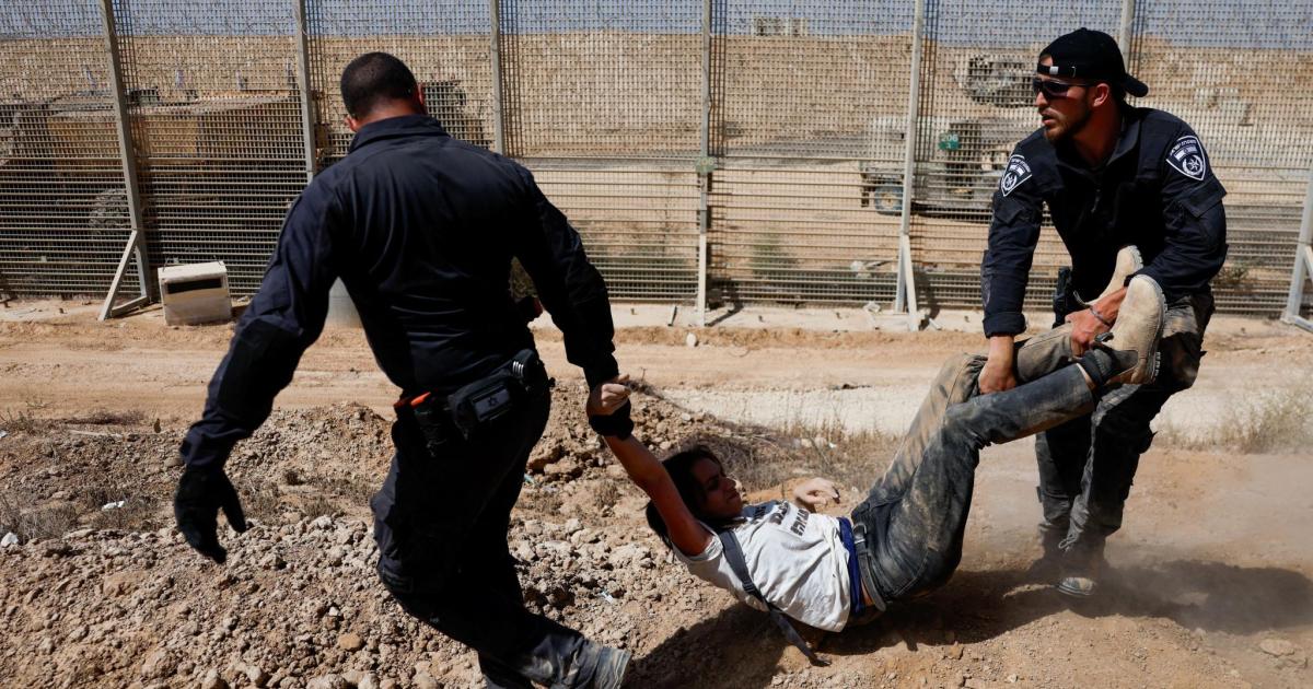 La huelga de hambre de las activistas mallorquinas se expande en las celdas israelíes mientras se encienden las calles