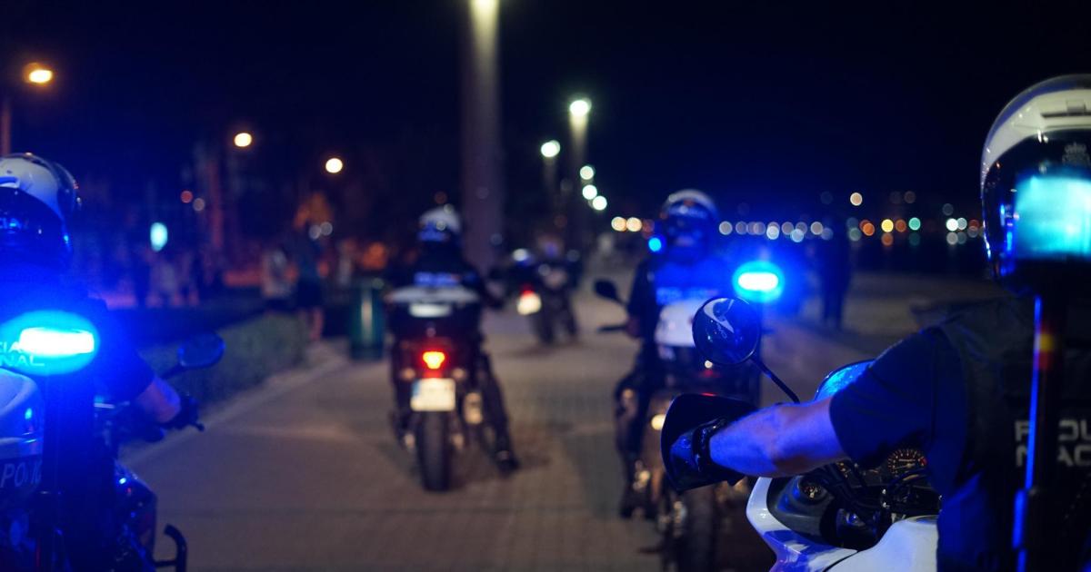 Detenido por dar un puñetazo en el ojo a un hombre que le recriminó que lanzara objetos a los coches