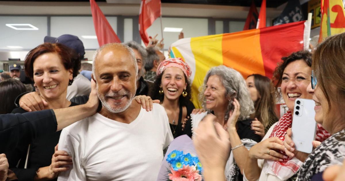 Un primer grupo de 18 activistas italianos de la Flotilla aterriza en Roma