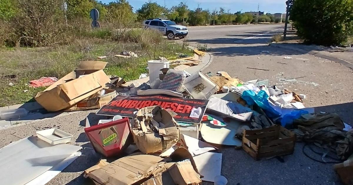 Abiertos tres expedientes sancionadores por verter escombros en el polígono Ses Veles