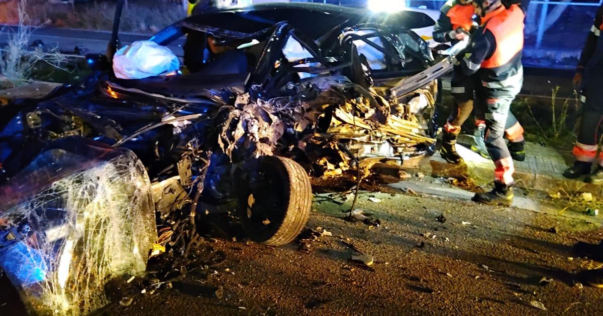 La Policía Local encuentra herido al copiloto del coche que ha causado un accidente mortal junto a MercaPalma