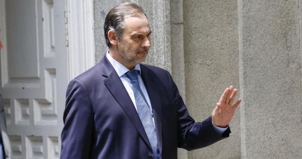 Ábalos se defiende: Los sobres del PSOE eran para reembolsar gastos anticipados