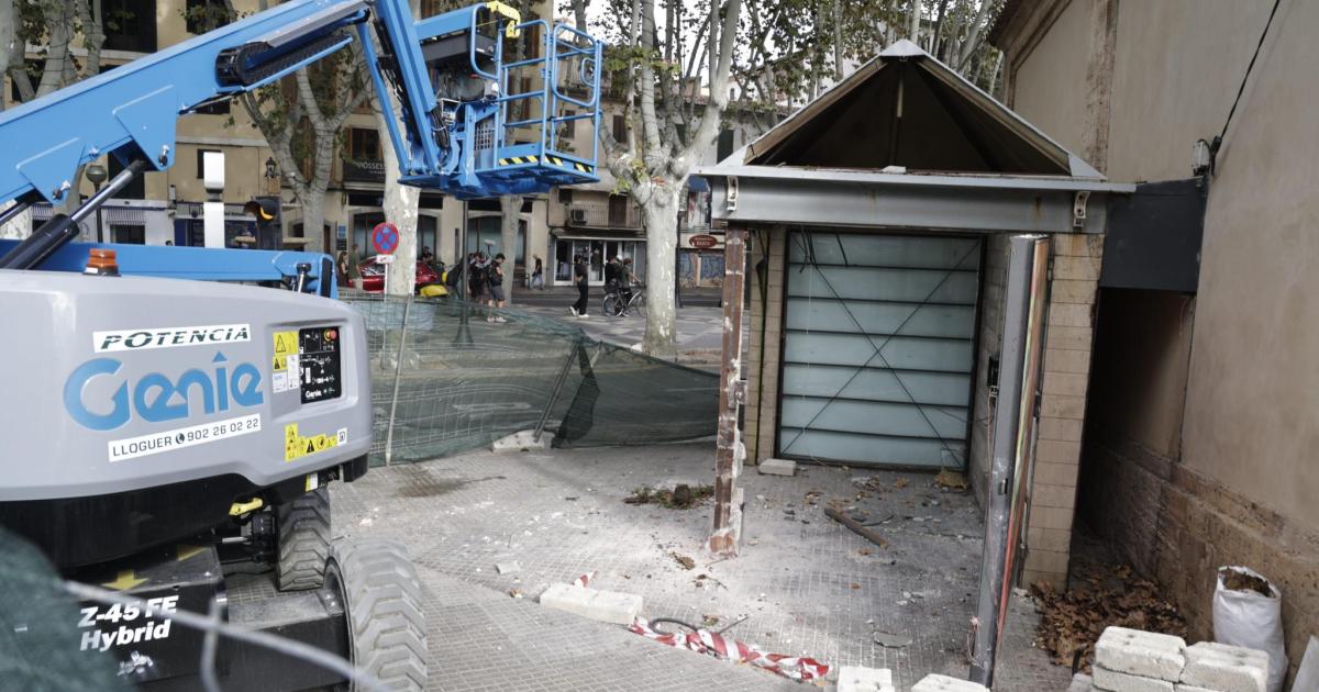 El Ajuntament derriba el quiosco cerrado de La Misericòrdia