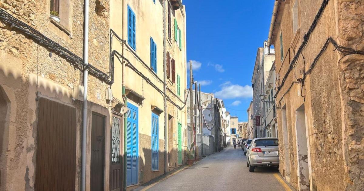 Alarma en la calle de les Roques de Artà por la posible presencia de termitas