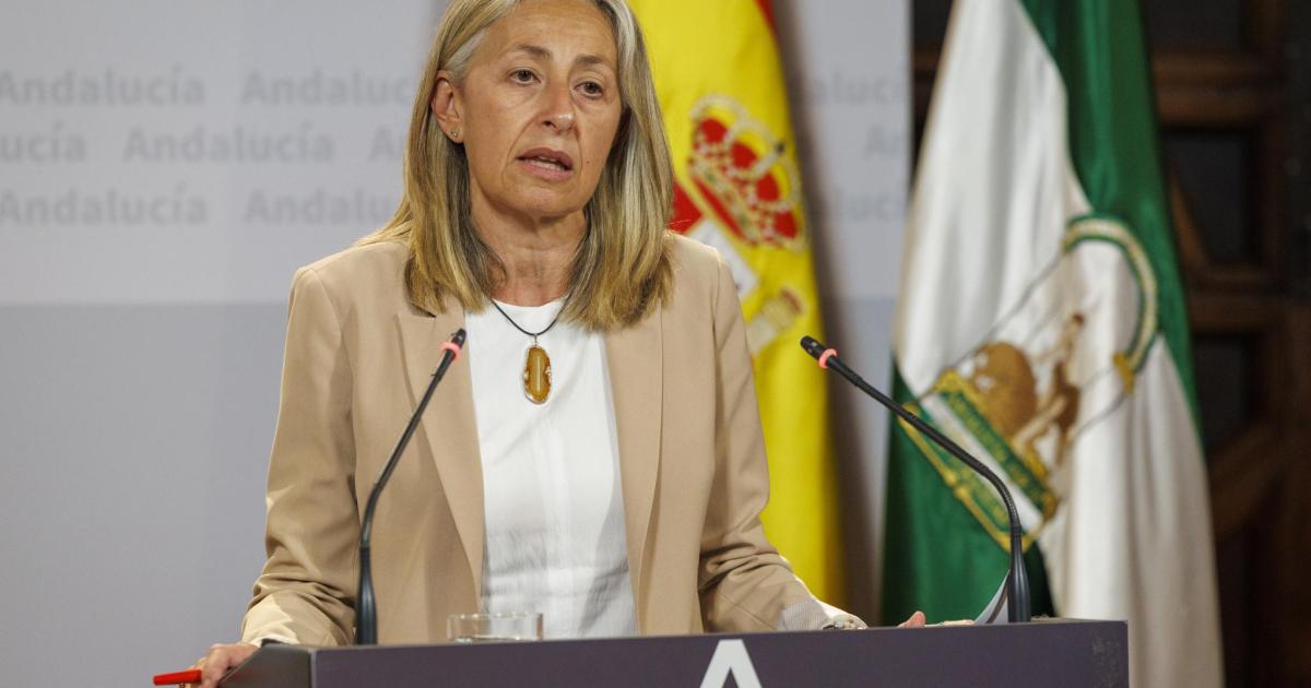 La consejera de Salud de Andalucía dimite por la crisis de los cribados del cáncer de mama