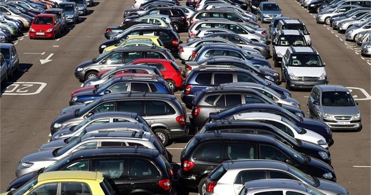 La patronal del 'rent a car' atribuye los problemas de movilidad en Baleares a la falta de transporte público