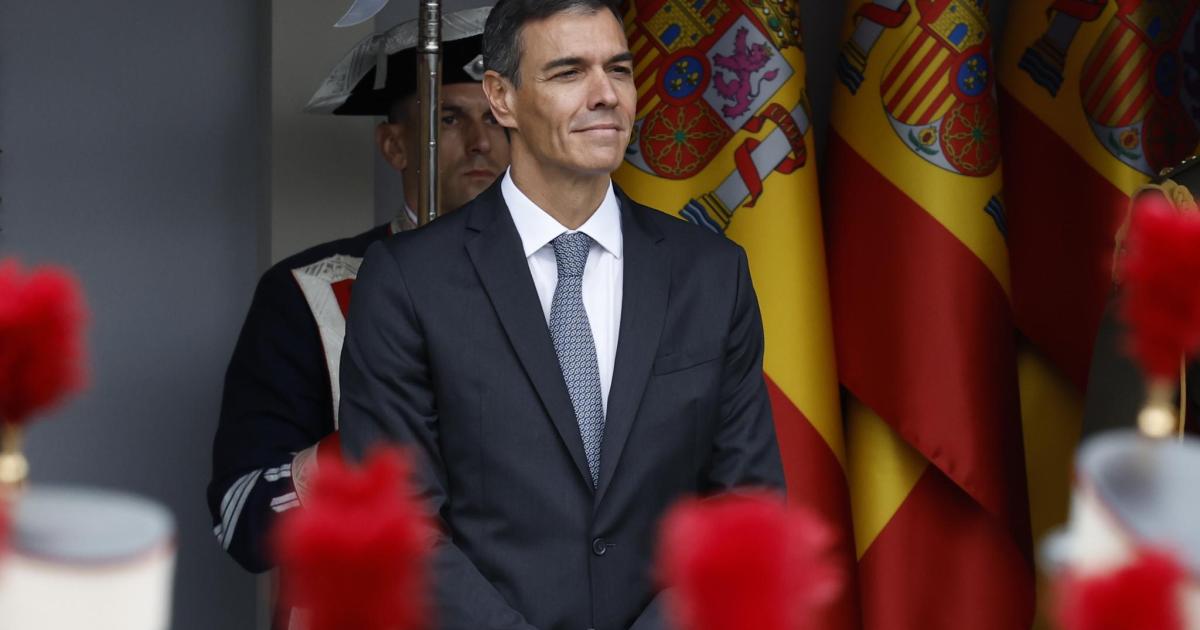 Pedro Sánchez, abucheado en el desfile de la Fiesta Nacional, expresa su orgullo por España
