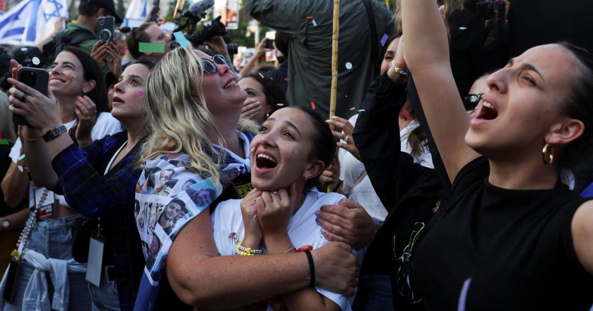 Hamás entrega a los primeros siete rehenes israelíes vivos a la Cruz Roja en Gaza