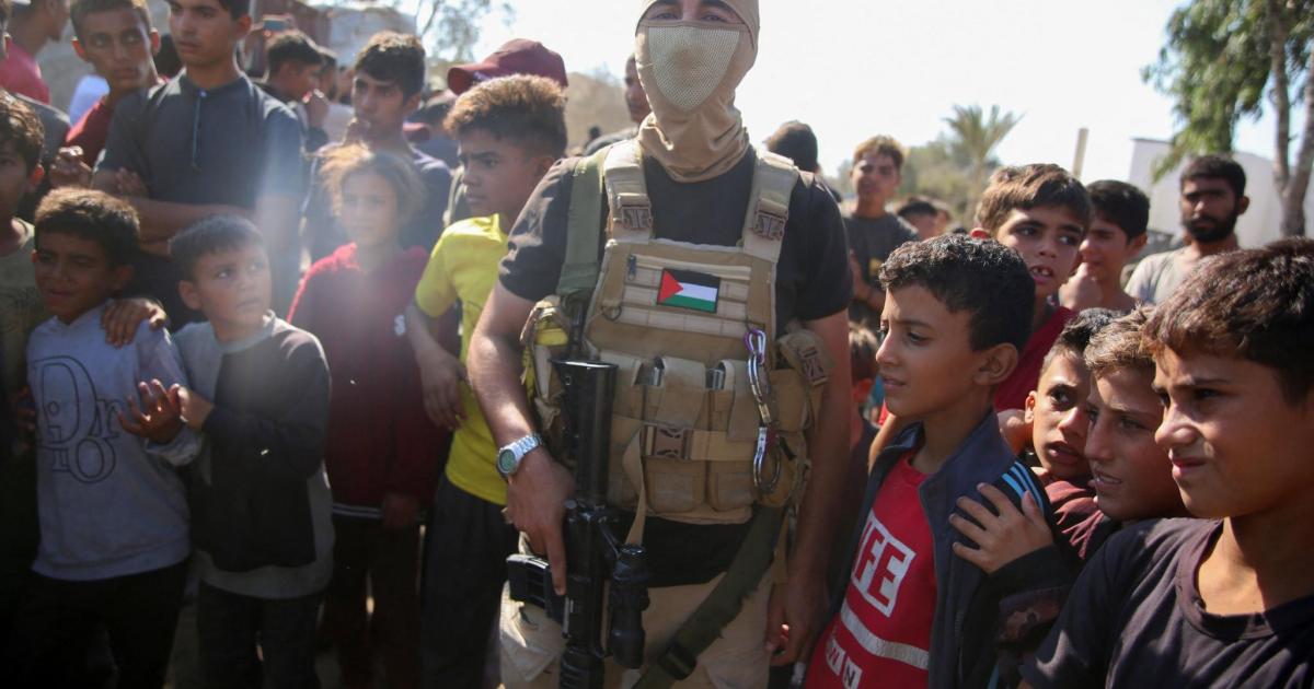 Los primeros presos palestinos liberados por Israel están ya en Gaza