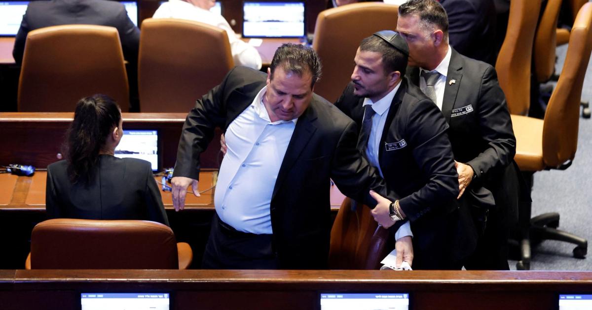 Diputados expulsados del parlamento israelí por boicotear el discurso de Trump: «Hay dos pueblos y nadie se mueve de aquí»