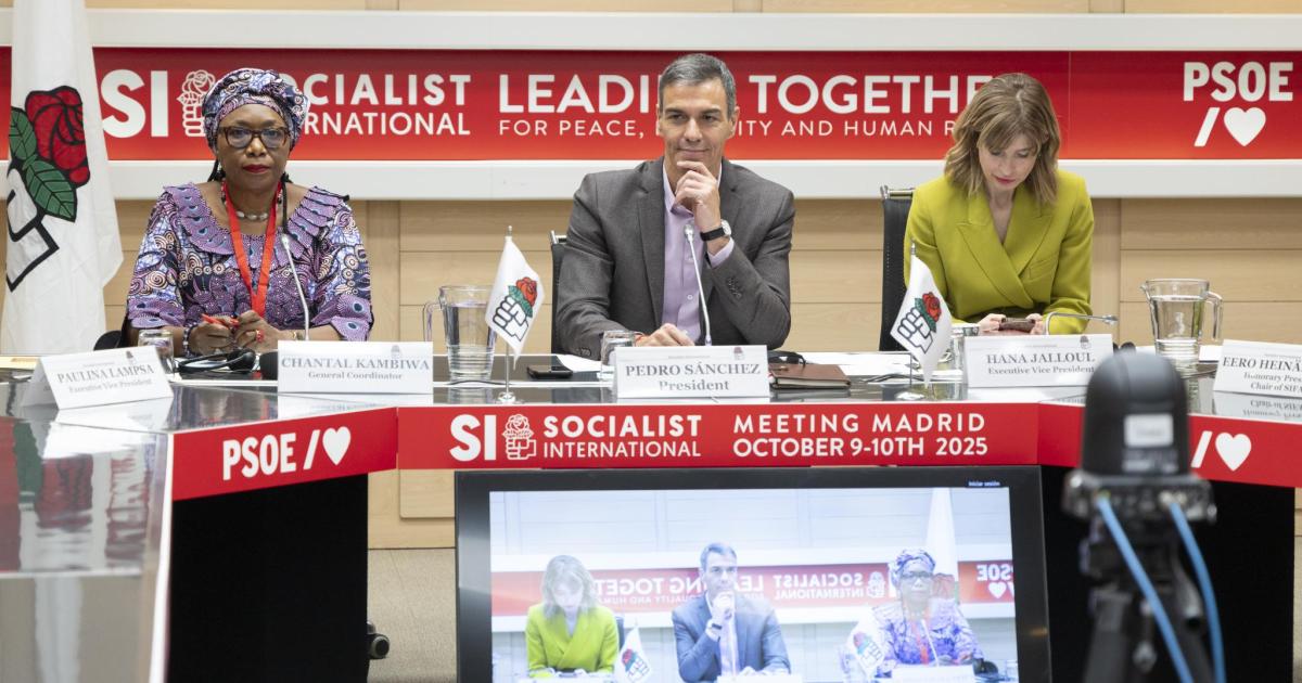 El CIS lanza al PSOE 15 puntos por encima del PP, que se desploma en el último barómetro