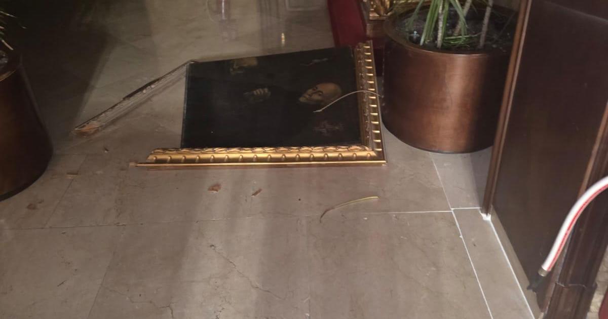 El retrato de un hijo predilecto sufre daños en el Ajuntament de Palma