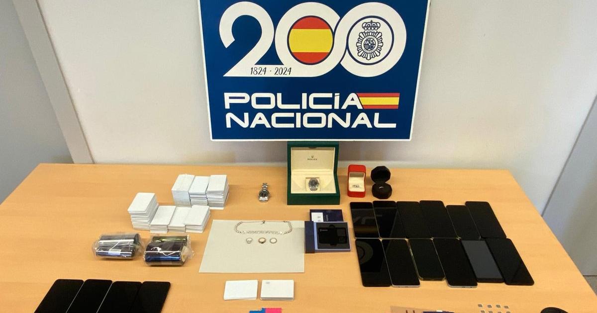 5 detenidos en L'Hospitalet y Barcelona por estafas bancarias al duplicar tarjetas SIM de móviles