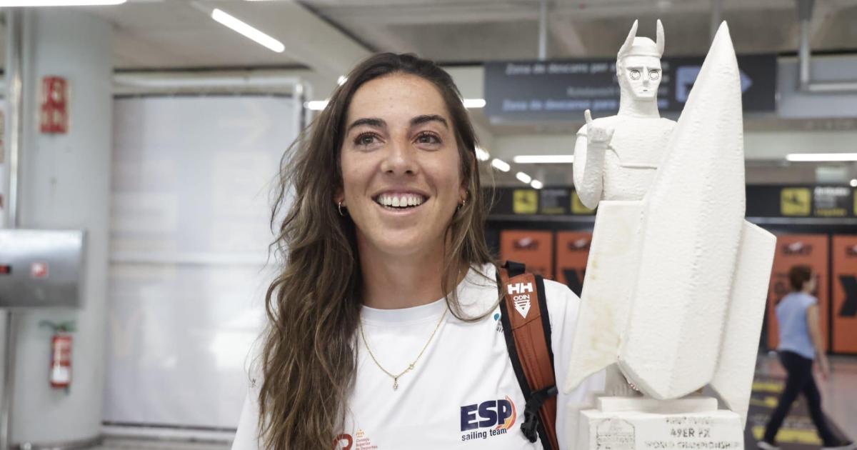 Paula Barceló regresa a Mallorca con su segundo Mundial: «Ha sido una explosión de emociones»