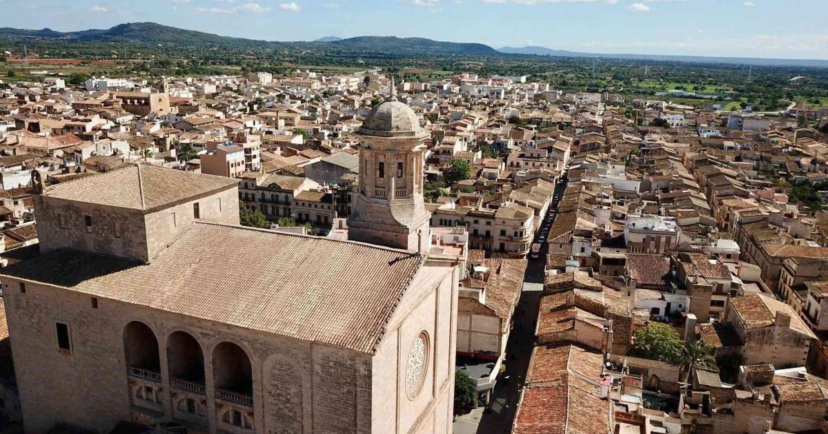 Este es el pueblo de Mallorca en el que te puedes comprar una casa de 90 m2 por 376.000 euros: con costa y muy bien conectado a Palma