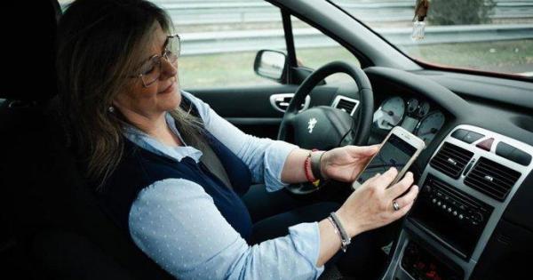 La DGT lo tiene claro: estas son todas las situaciones en que puedes usar el carnet de conducir digital