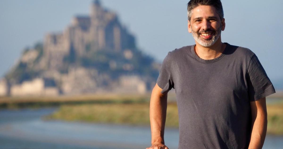 깜짝! 바닷속 미세조류가 빛으로 대화한다고?! 😮