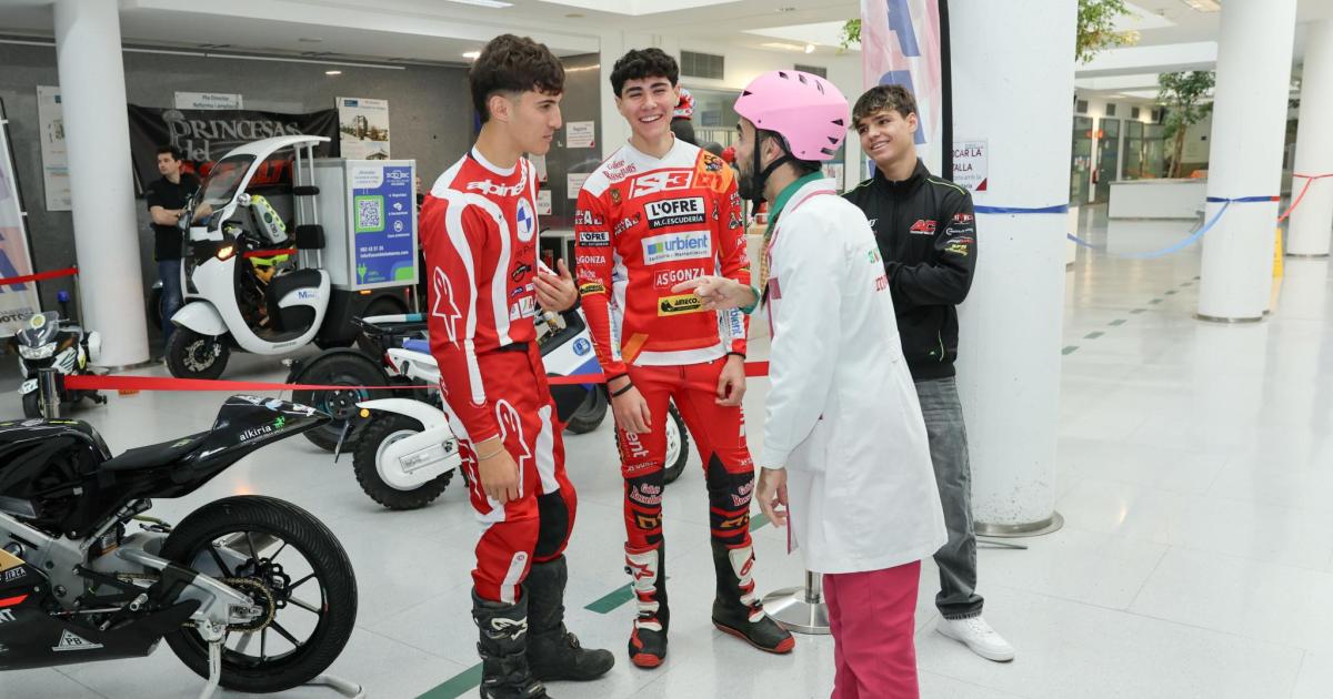 두 바퀴에 희망을 싣고: 어린이들에게 웃음을 선물하는 특별한 여정